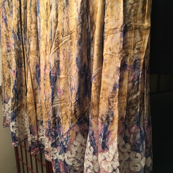 ONE SIZE Fits All Wear 100 Ways - Picture 7 of 8